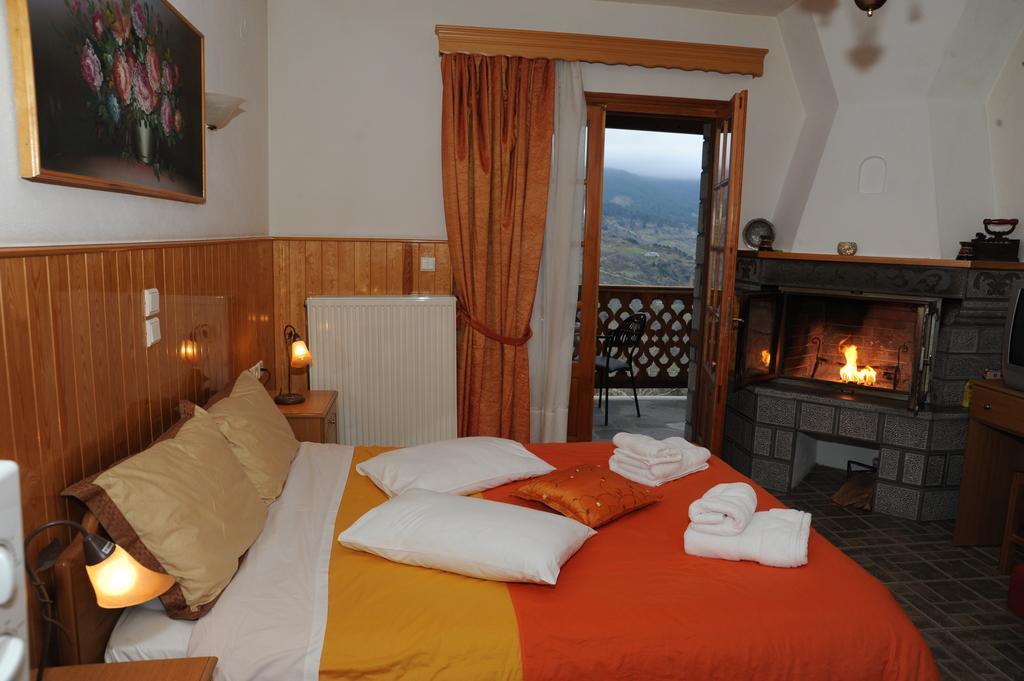 La Petri With Fireplace & View * Metsovo